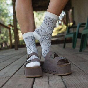 NWT - Three Bird Nest: Retro Bloom Socks - Ivory